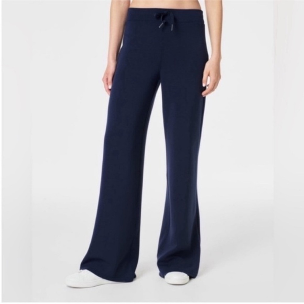 SPANX Air Essentials Wide Leg Pant Timeless in Navy